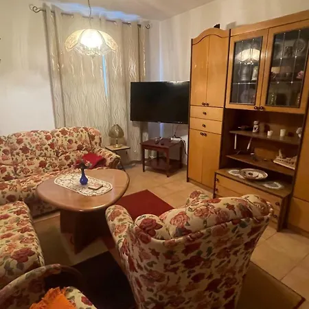 Gaestezimmer Alexa, Mit Wallbox Apartament *