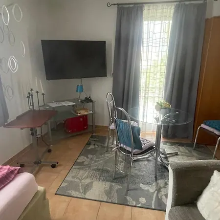 Gaestezimmer Alexa, Mit Wallbox