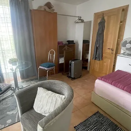 Gaestezimmer Alexa, Mit Wallbox Apartament