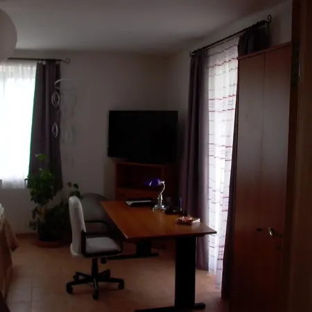 Gaestezimmer Alexa, Mit Wallbox Apartment