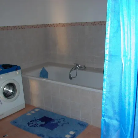 Gaestezimmer Alexa, Mit Wallbox *