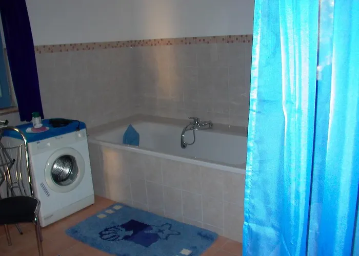 Gaestezimmer Alexa, Mit Wallbox *